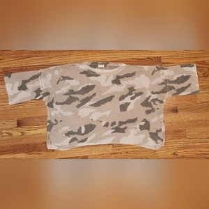 POL Clothing, Oversized Camo Top (Syle number: BST416)